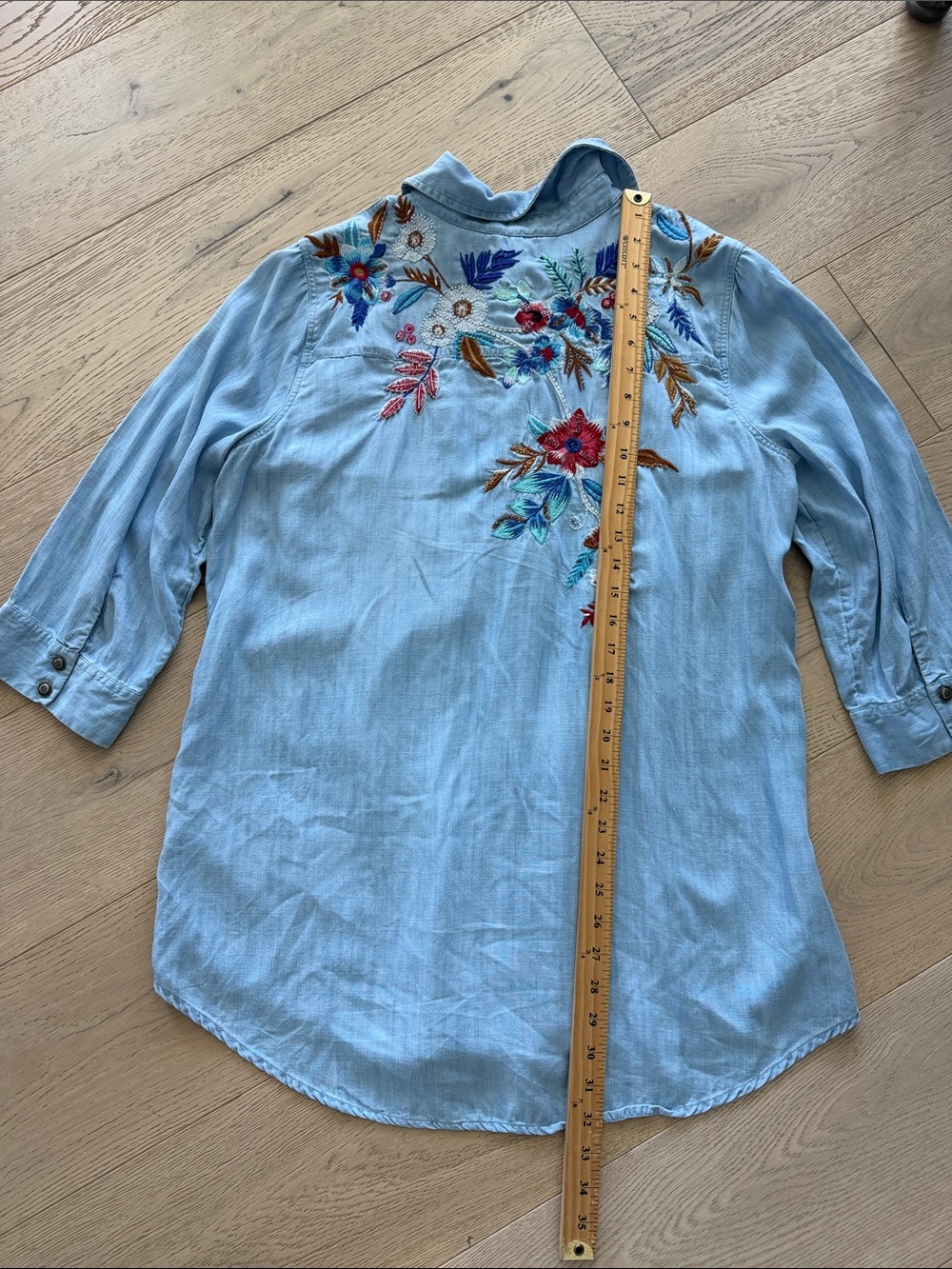 Soft Surroundings Embroidered Tunic Top Chambray Tencel Aveline Size Large - Picture 7 of 10
